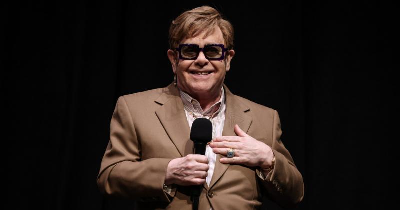 Elton John számára a halandóság kérdése igazi belső harcot jelent. Az élete során számos kihívással nézett szembe, de a saját mulandóságának tudata különösen megterhelő számára. Művészi pályafutása során sokszor reflektált az élet múlandóságára, és ez a t