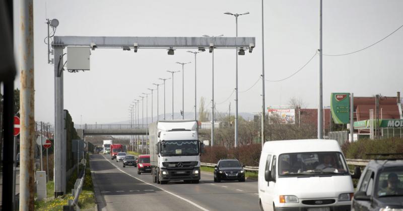 Borbély Zoltán véleménye szerint a fókuszt nem a járműre, hanem a gyorshajtás elkövetőjére kell helyezni a büntetési rendszerben.