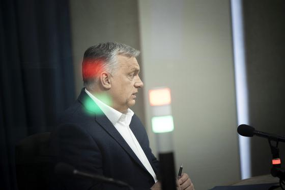 Orbán péntek reggel a Kossuth Rádióban a karácsonyi tűzszünet lehetőségéről osztotta meg gondolatait.