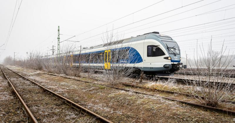 Hétfő hajnalban gázolás történt, ami miatt több vasútvonalon szünetel a vonatközlekedés.