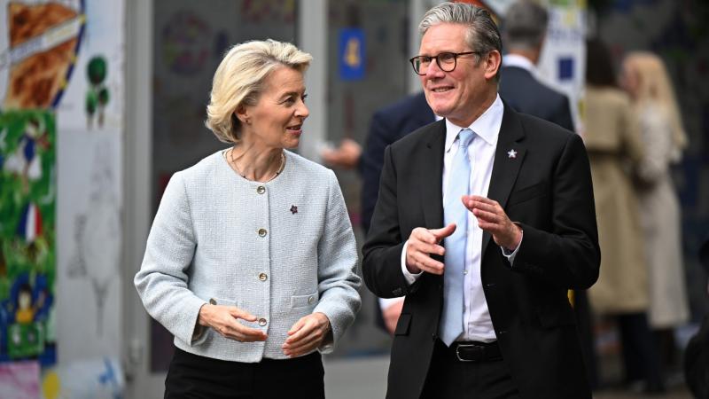 A britek részben visszafordítják a Brexitet, és hétfőn várható egy fontos bejelentés.