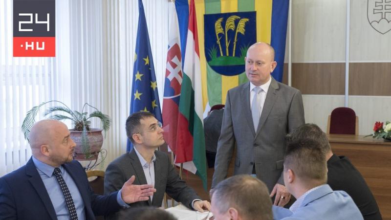 Szuverenitásvédelem: Magyar szimbólumok miatt indítottak eljárást és hallgattattak el.