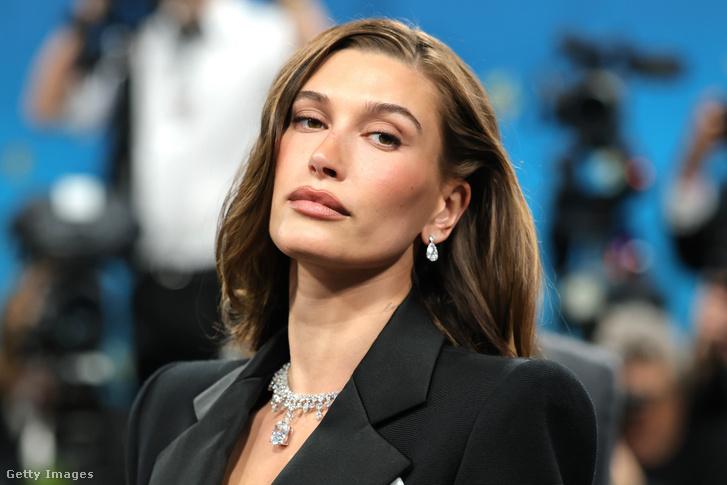 Eljegyzési gyűrű nélkül kapták lencsevégre Hailey Biebert, ami arra utalhat, hogy Justin Bieberrel való házasságuk nem éppen zökkenőmentes.