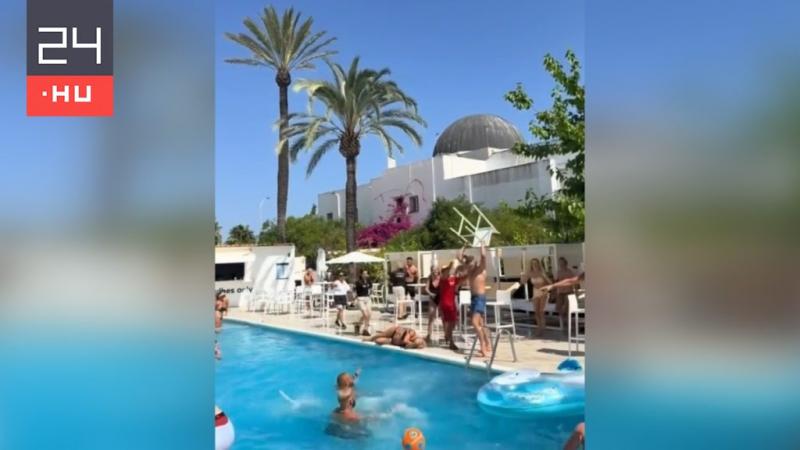 Ibizán, egy medenceparti verekedés során tragikus és brutális esemény történt, amikor egy nőt székkel sújtottak le. A történtek sokkolták a szórakozni vágyókat, akik tanúi voltak a verekedésnek, amely a bulizós hangulatból hirtelen erőszakba torkollott. A