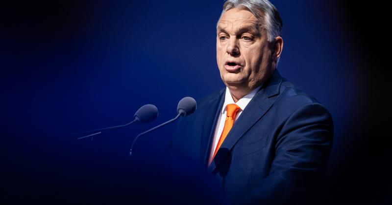 Bár a gazdasági helyzet talán nem a legkedvezőbb, Orbán Viktor mégis sikeresen kihasználta a lehetőséget, hogy elsőként emelkedjen a magasba.