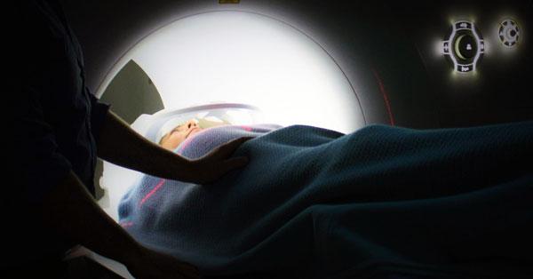 Daganatterápia: Milyen kezelési lehetőségek állnak rendelkezésre?

A daganatos megbetegedések kezelése komplex folyamat, amely számos módszert foglal magában. A megfelelő terápia kiválasztása számos tényezőtől függ, beleértve a daganat típusát, stádiumát,