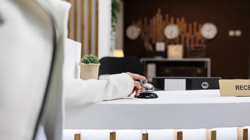 **8 Hihetetlen Hotelsztori: Ezek a Vendégek Még a Rémálmaktól is Rosszabbak Volt!**

A szállodai élmények sokszor felejthetetlenek, de nem mindig a legjobb értelemben. Íme nyolc hajmeresztő történet, ahol a vendégek viselkedése felülmúlta a legvadabb álma