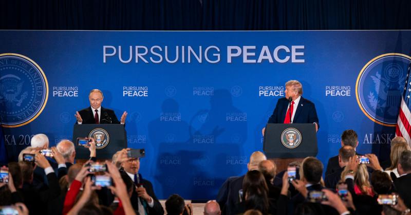 Trump sürgősen megoldaná Ukrajna helyzetét, mivel egy komolyabb kihívó is a porondra lépett.