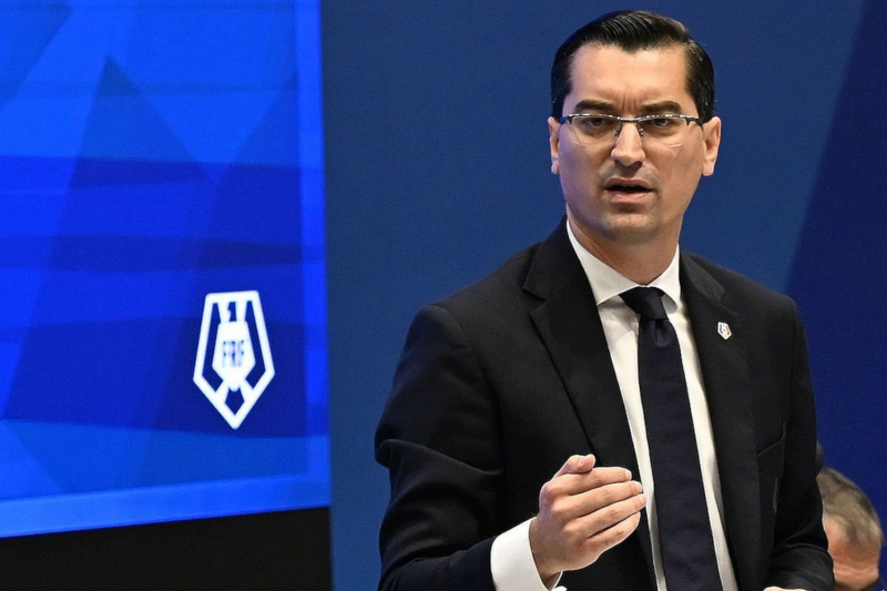 A román futball történetének egyik legemlékezetesebb éve valósult meg: a 2023-as esztendő minden várakozást felülmúlt, új magasságokba emelve a sportág iránti szenvedélyt. A csapatok lenyűgöző teljesítményeket nyújtottak, és a szurkolók felejthetetlen pil
