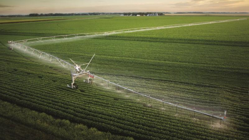Öntözés: a jövő záloga - 10 érv, amiért érdemes befektetni (x) - Agrárszektor

Ahhoz, hogy a mezőgazdaság fenntartható és sikeres legyen, elengedhetetlen a megfelelő öntözési rendszer kiépítése. Íme tíz meggyőző érv, amelyek alátámasztják, miért érdemes e