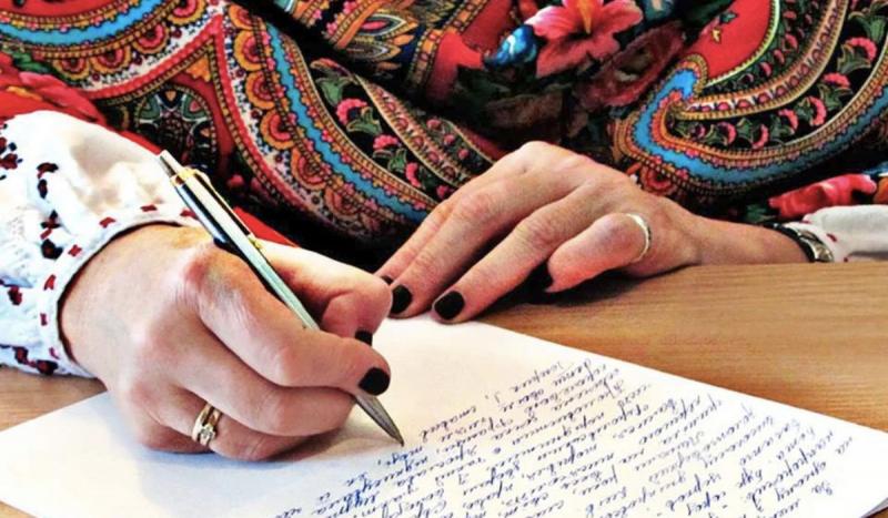 Ma ünnepeljük az ukrán írásbeliség és nyelv napját! Ez a különleges alkalom lehetőséget ad arra, hogy tiszteletünket fejezzük ki az ukrán nyelv gazdagsága és a kultúra sokszínűsége iránt. Ezen a napon emlékezzünk meg a nyelv megőrzésének és fejlődésének f