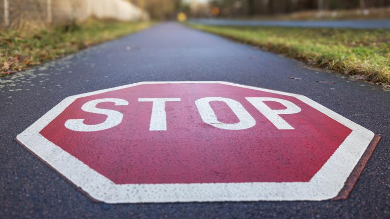 Budapesten 2026-tól újabb kihívások elé néznek a lakásvásárlók, mivel beköltözési korlátozások lépnek életbe. Ezen intézkedések nemcsak a vásárlók életét nehezítik meg, hanem az építkezések során is figyelembe kell venni ezeket az új szabályozásokat. A Pé